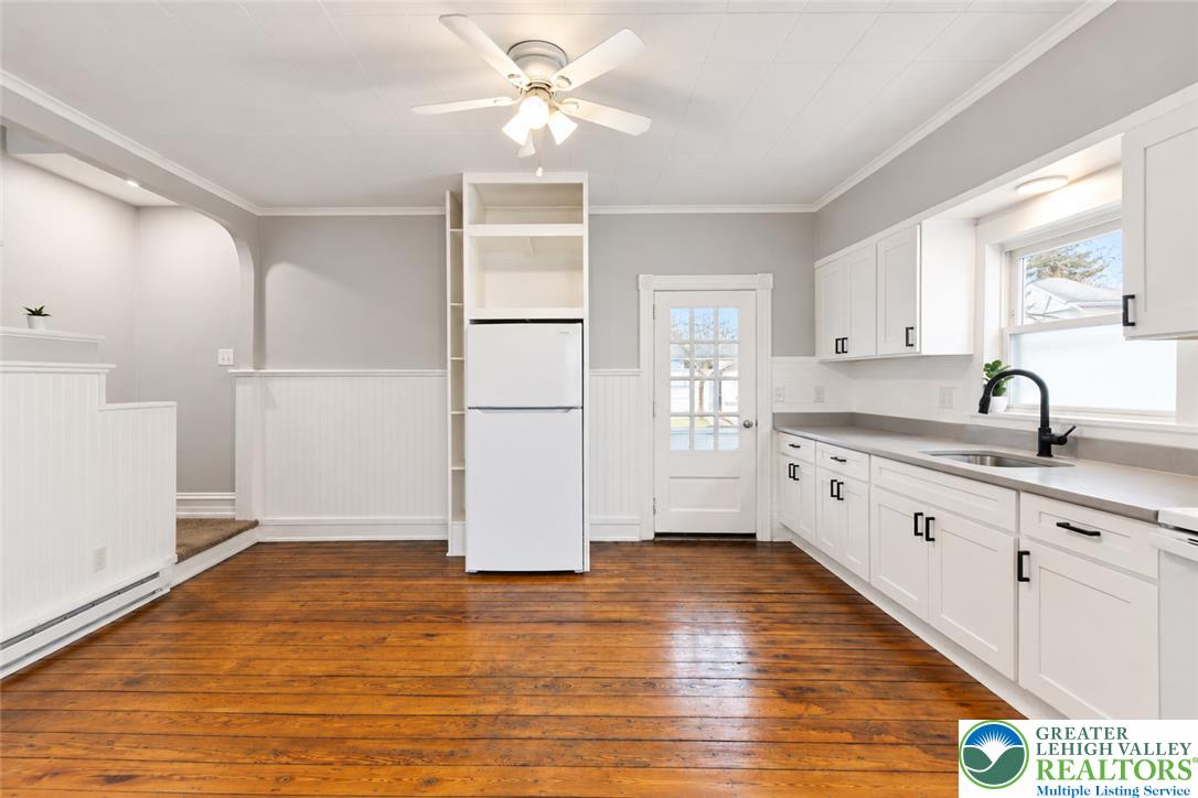 228 West Brush Street Property Photo 8
