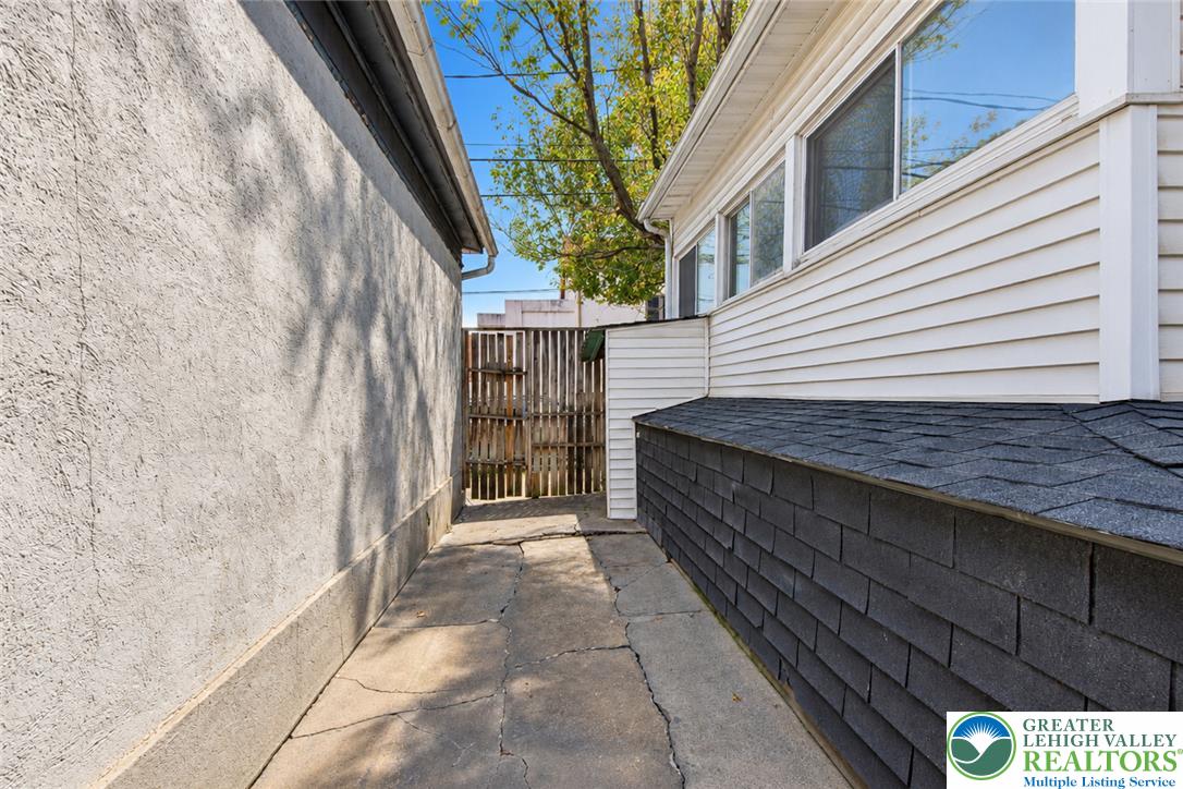228 West Brush Street Property Photo 21