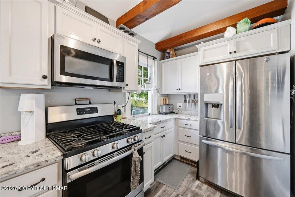 526 Scott Street Property Photo 16