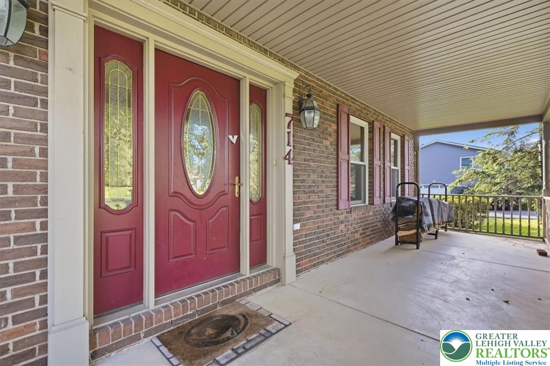 714 Lexington Road Property Photo 6