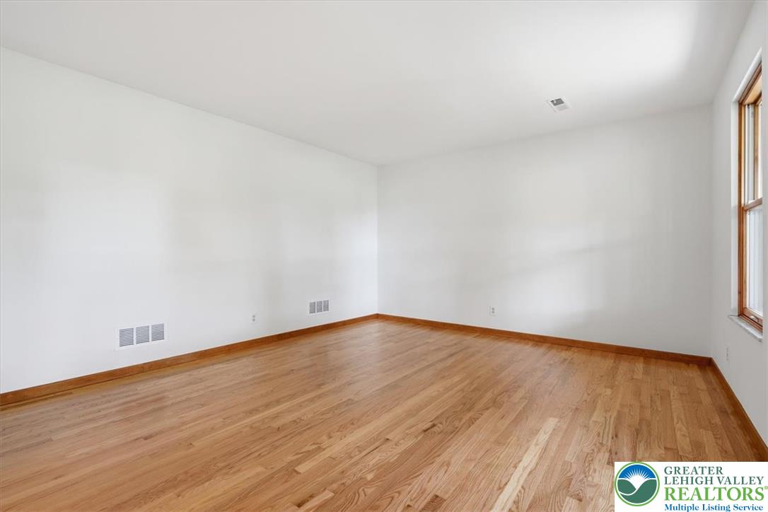 714 Lexington Road Property Photo 9