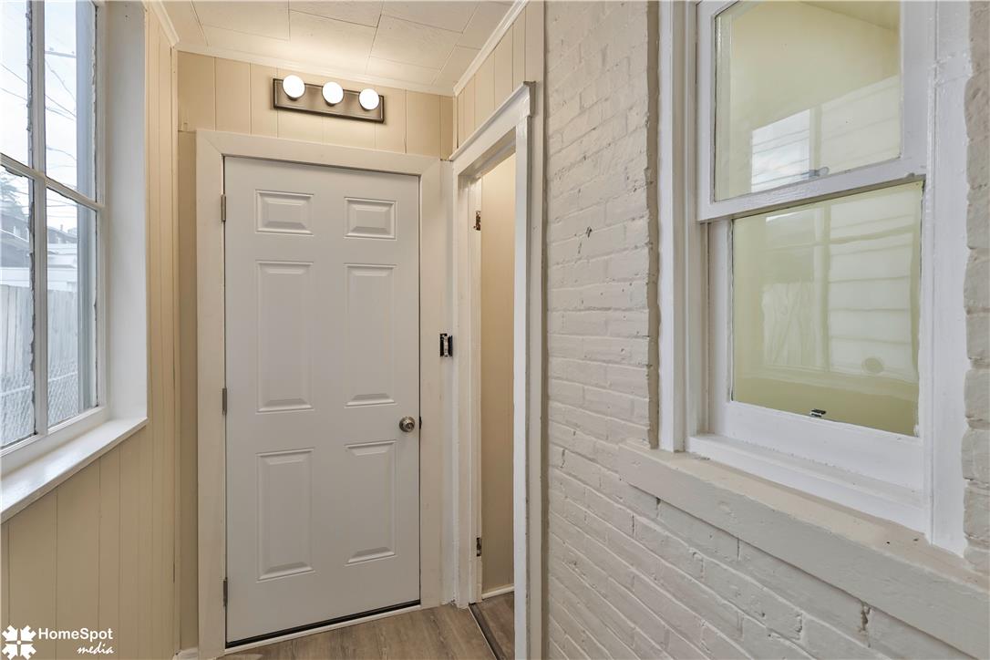 931 N Penn Street Property Photo 25