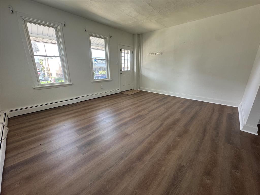 1619 Main Street Property Photo 3