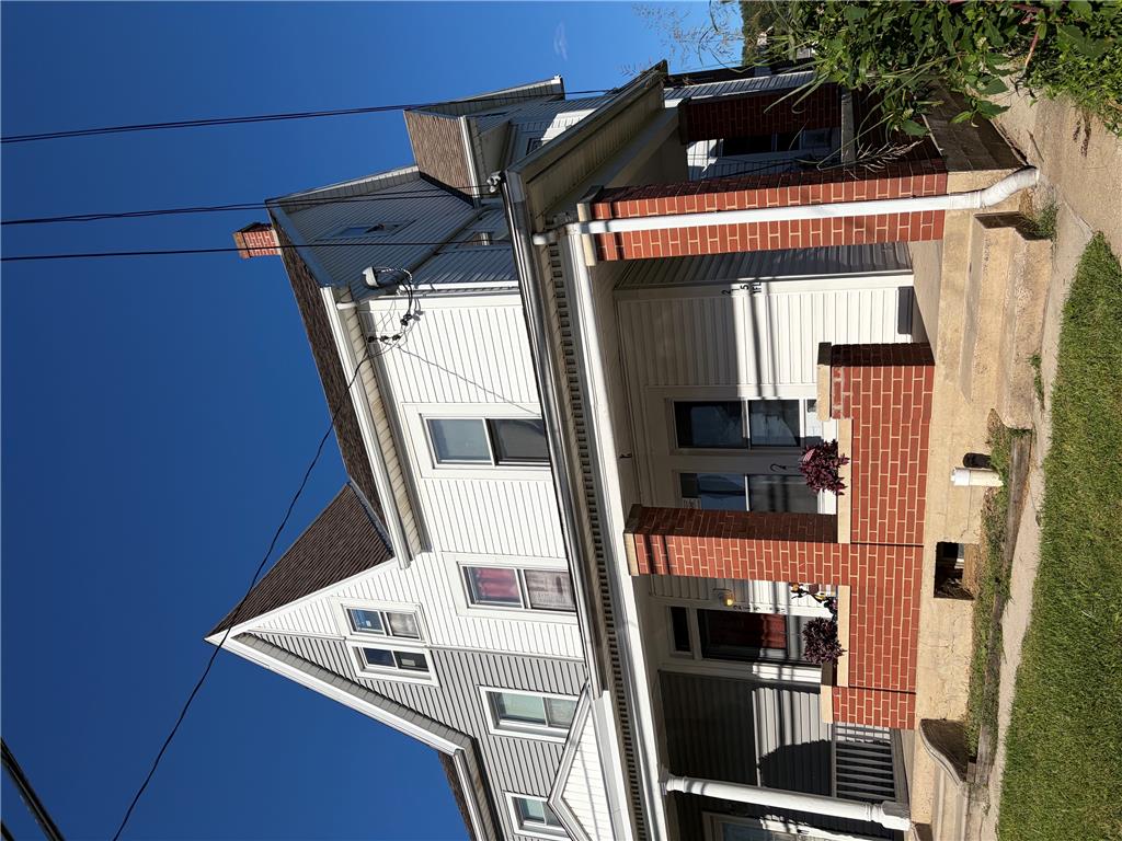 215 Washington Street Property Photo 2