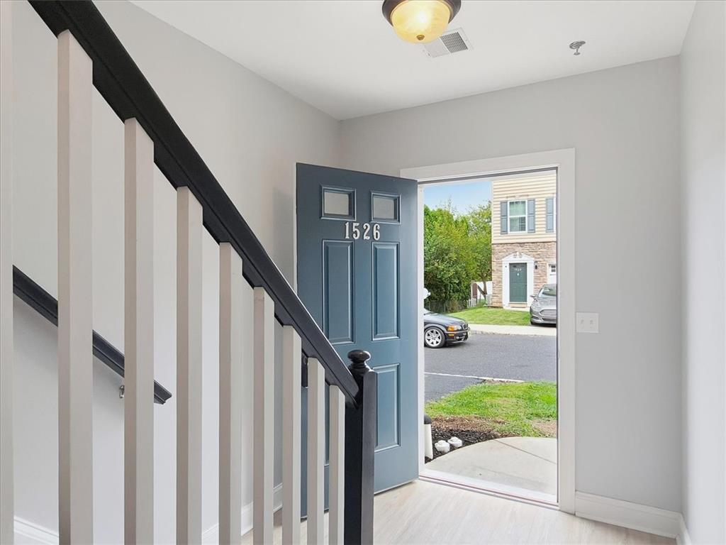 1526 Brookstone Place Property Photo 2