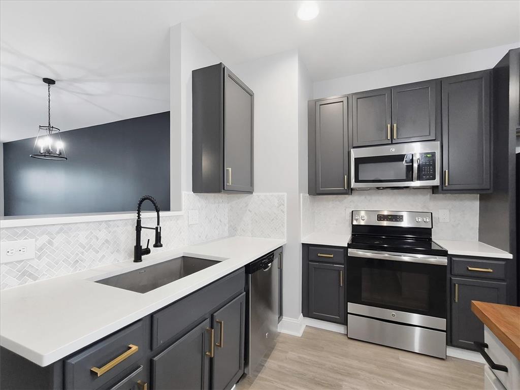 1526 Brookstone Place Property Photo 8