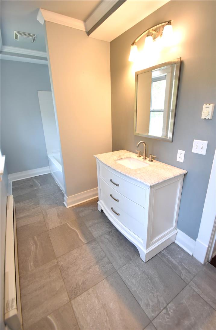 696 Main Street Property Photo 12