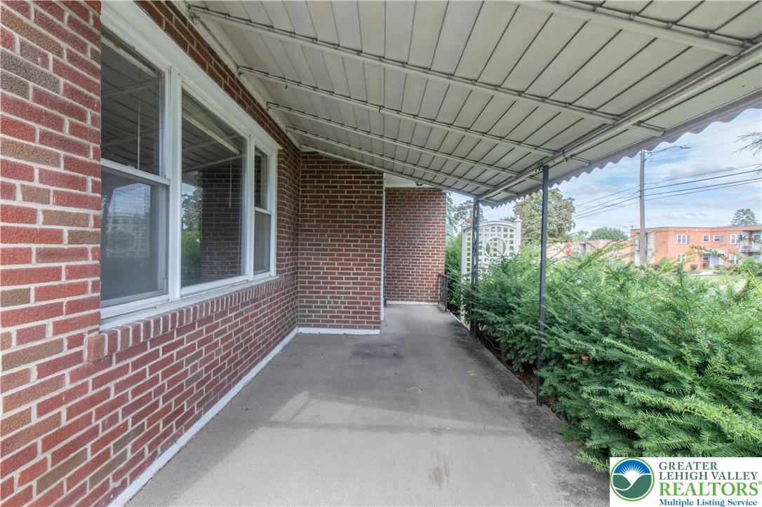 1232 Rye Street Property Photo 3