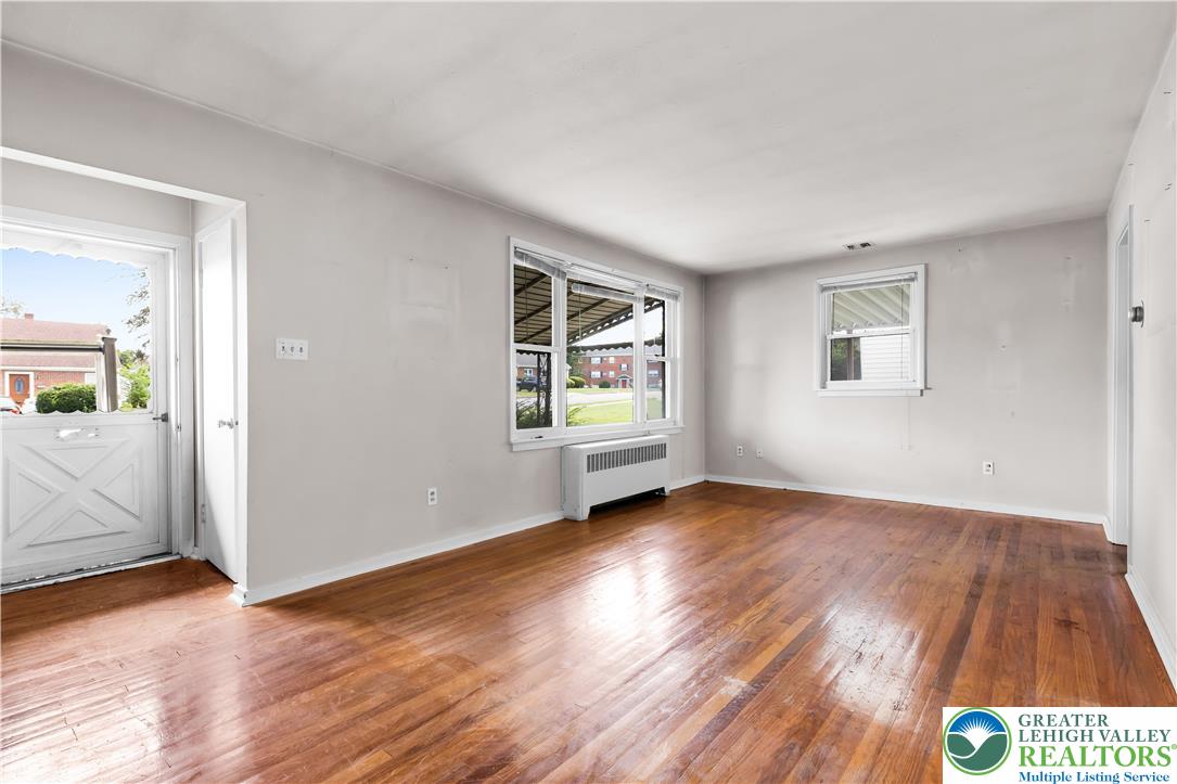 1232 Rye Street Property Photo 4