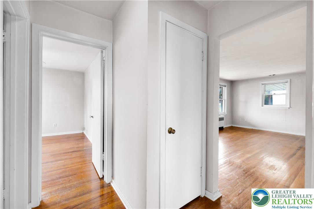1232 Rye Street Property Photo 9