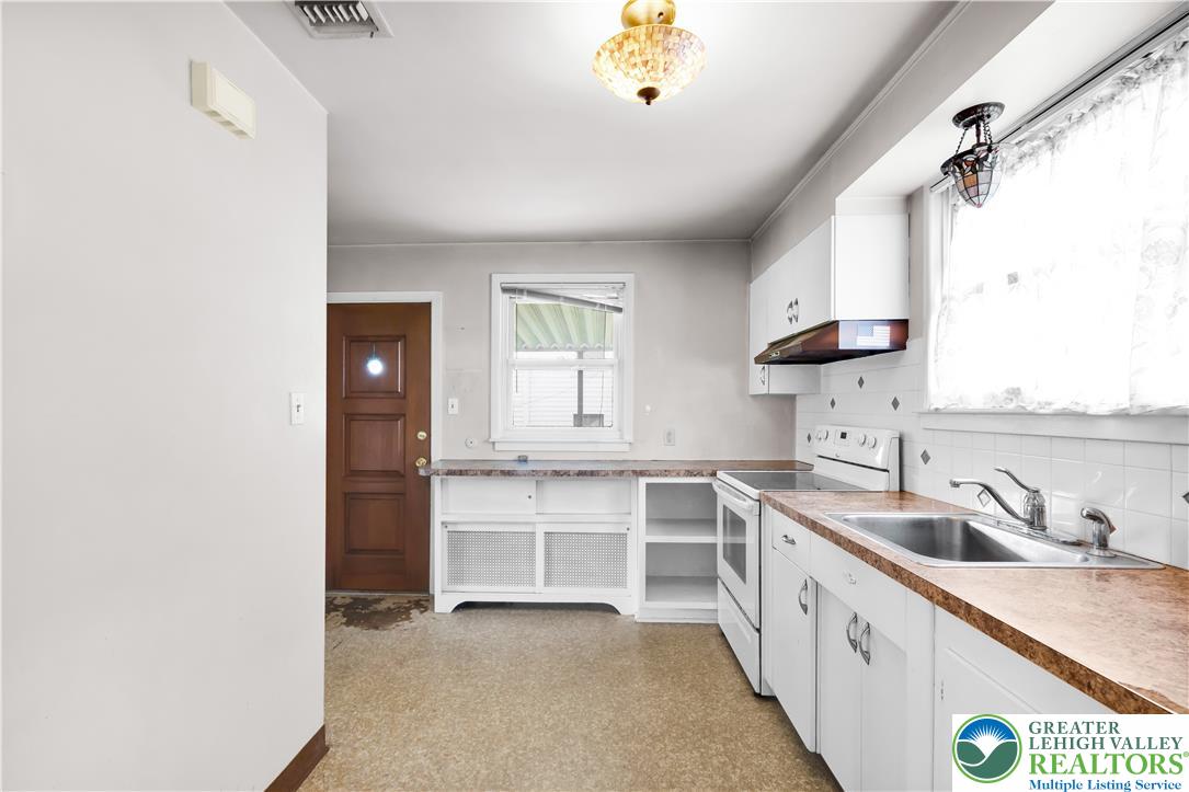 1232 Rye Street Property Photo 13
