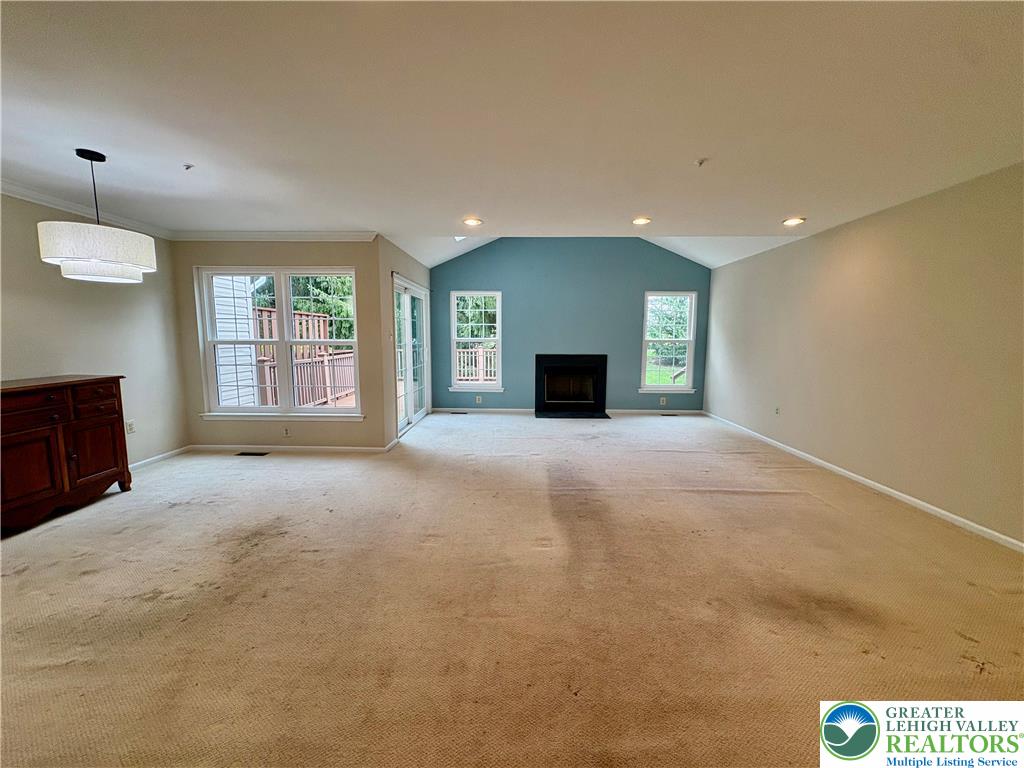 186 Stetson Drive Property Photo 6