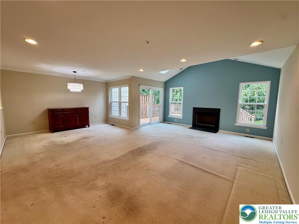 186 Stetson Drive Property Photo 8