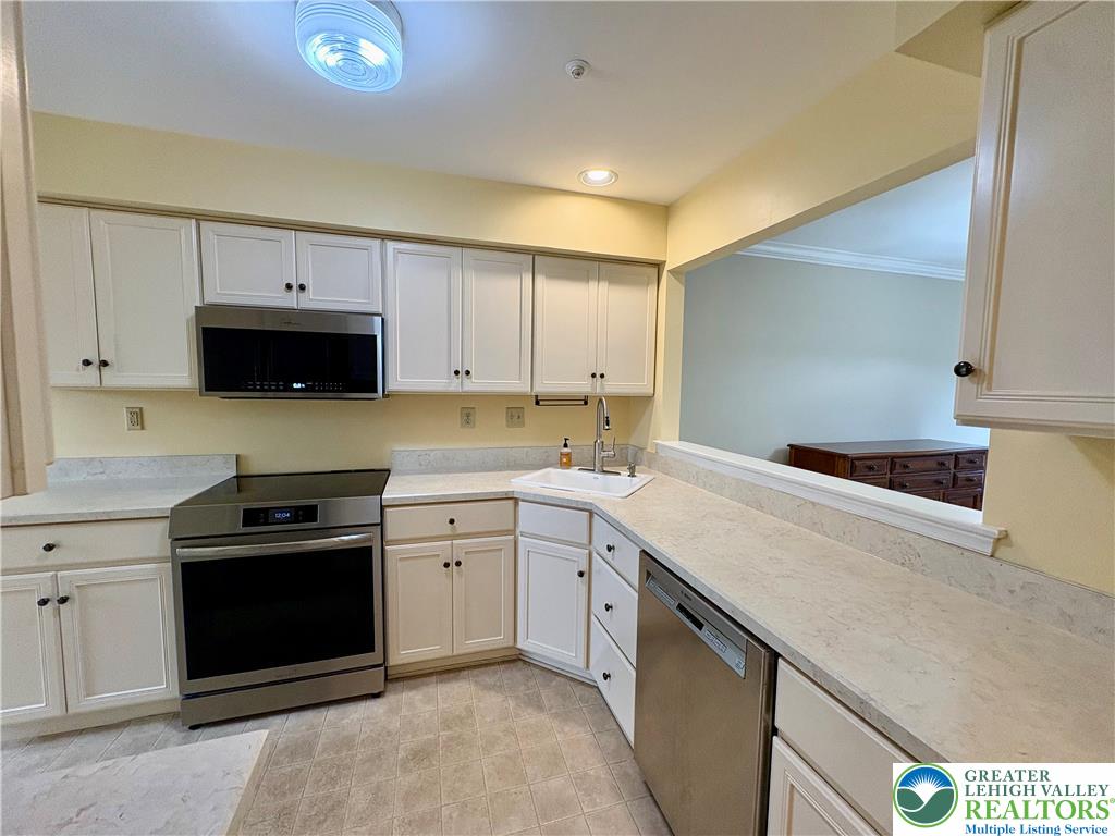 186 Stetson Drive Property Photo 11