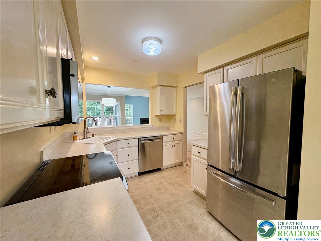 186 Stetson Drive Property Photo 12