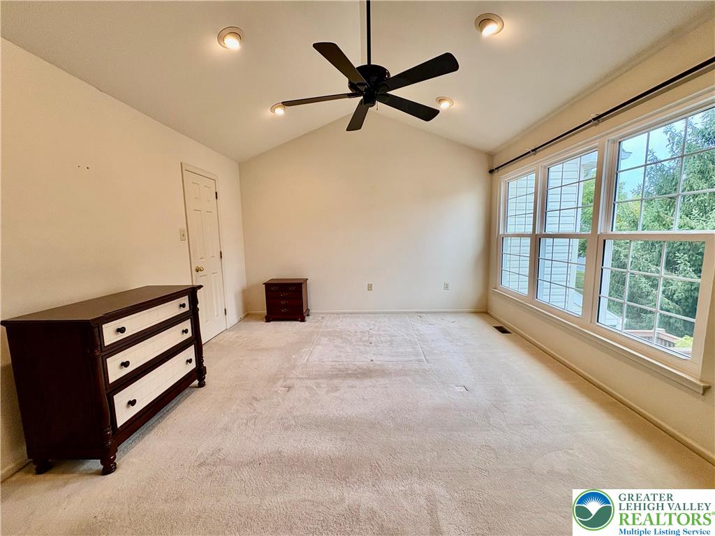 186 Stetson Drive Property Photo 16