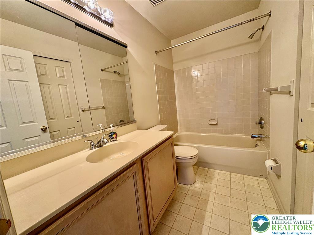 186 Stetson Drive Property Photo 28