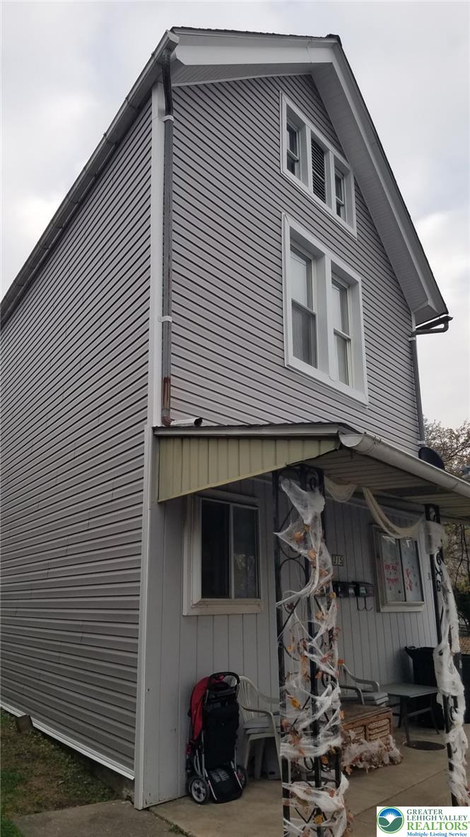 315 2nd Street Property Photo 1