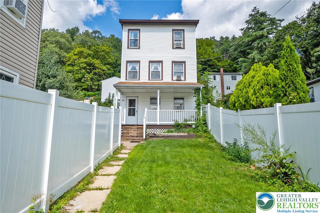 428 Center Avenue Property Photo 1
