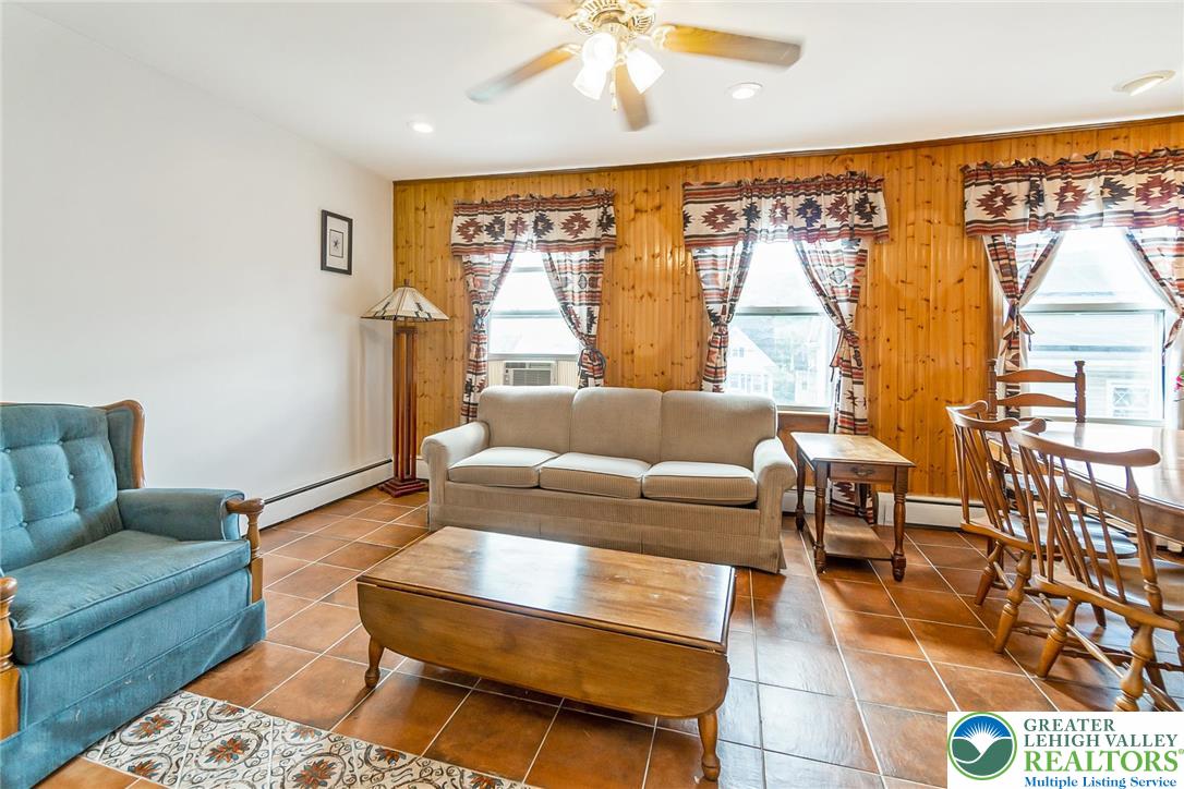 428 Center Avenue Property Photo 11