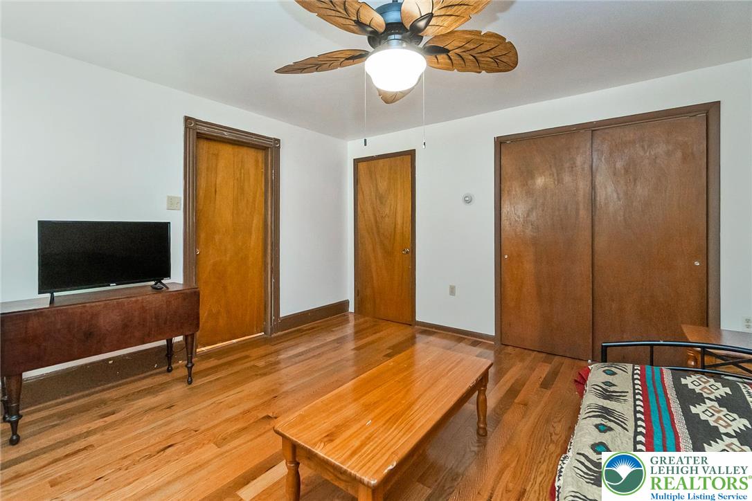 428 Center Avenue Property Photo 22