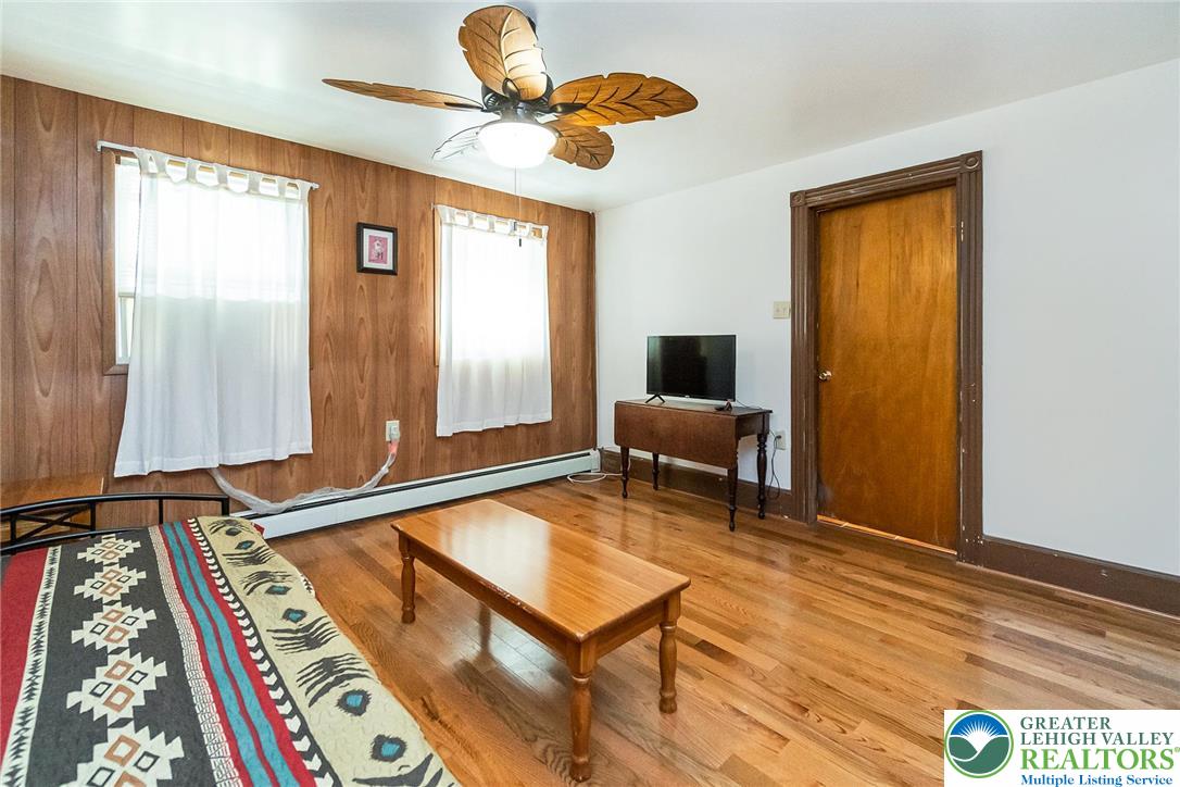 428 Center Avenue Property Photo 23