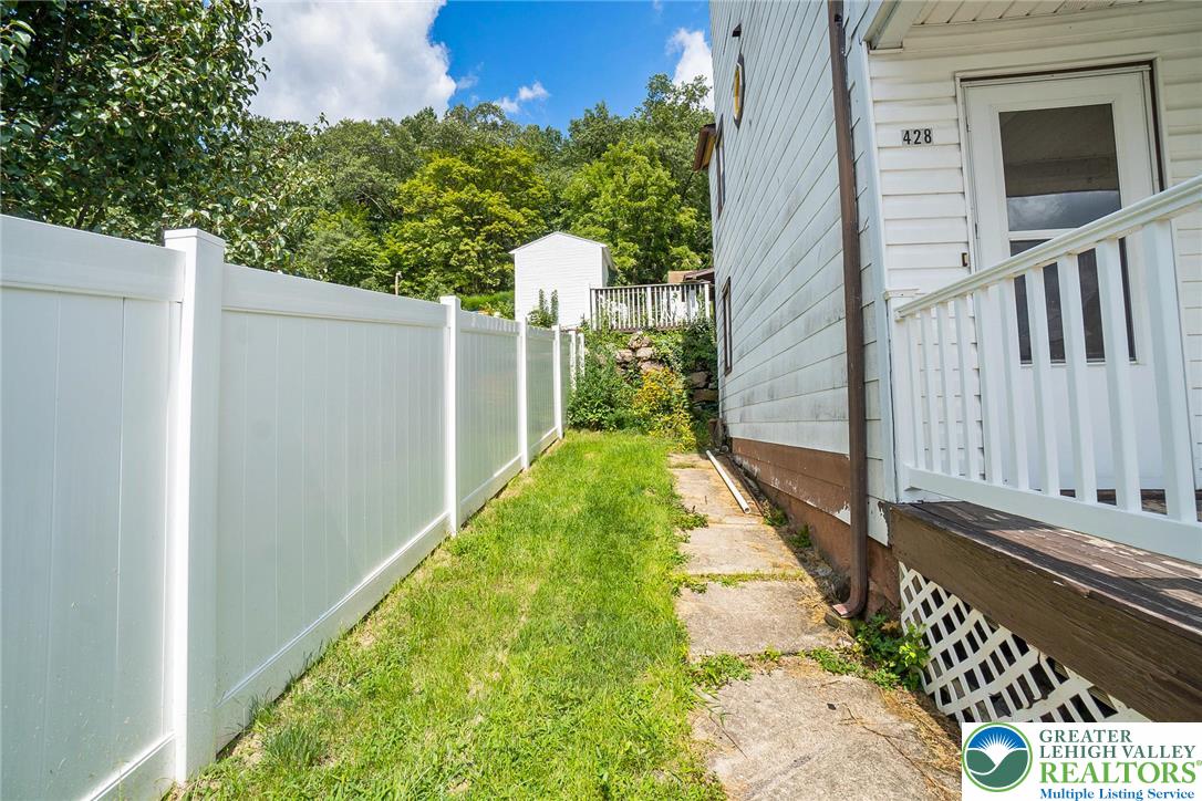 428 Center Avenue Property Photo 27