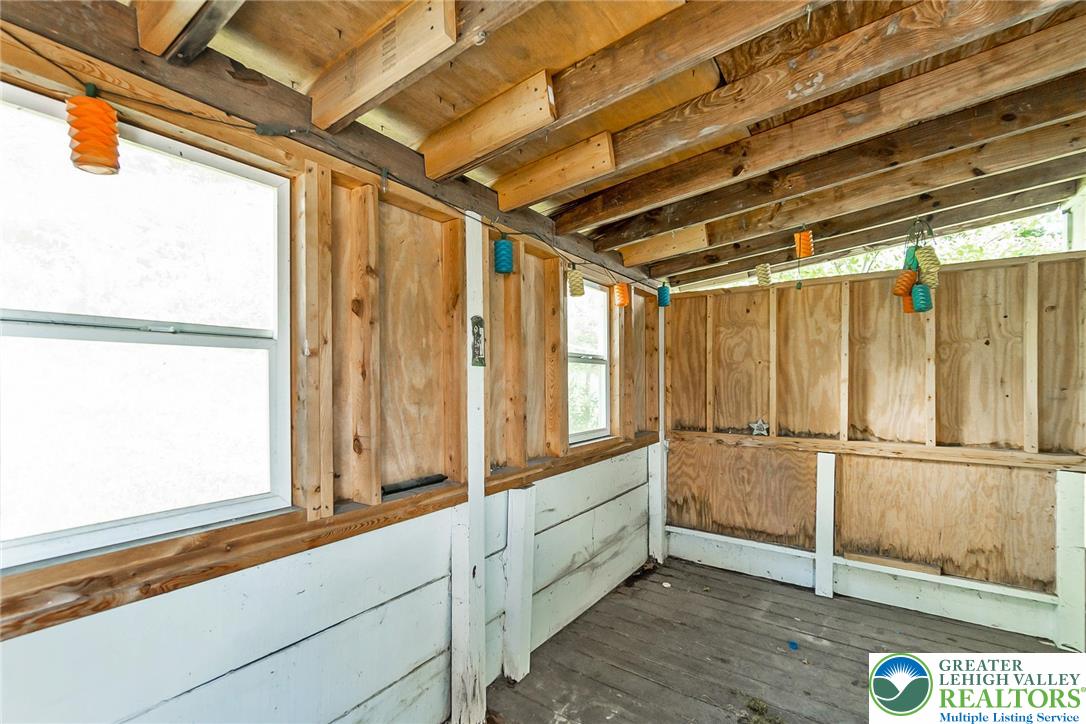 428 Center Avenue Property Photo 30