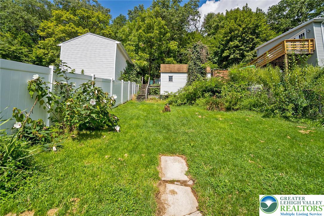 428 Center Avenue Property Photo 31