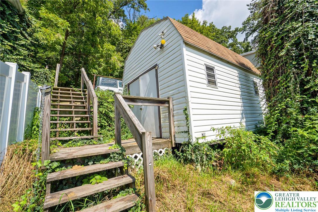 428 Center Avenue Property Photo 33