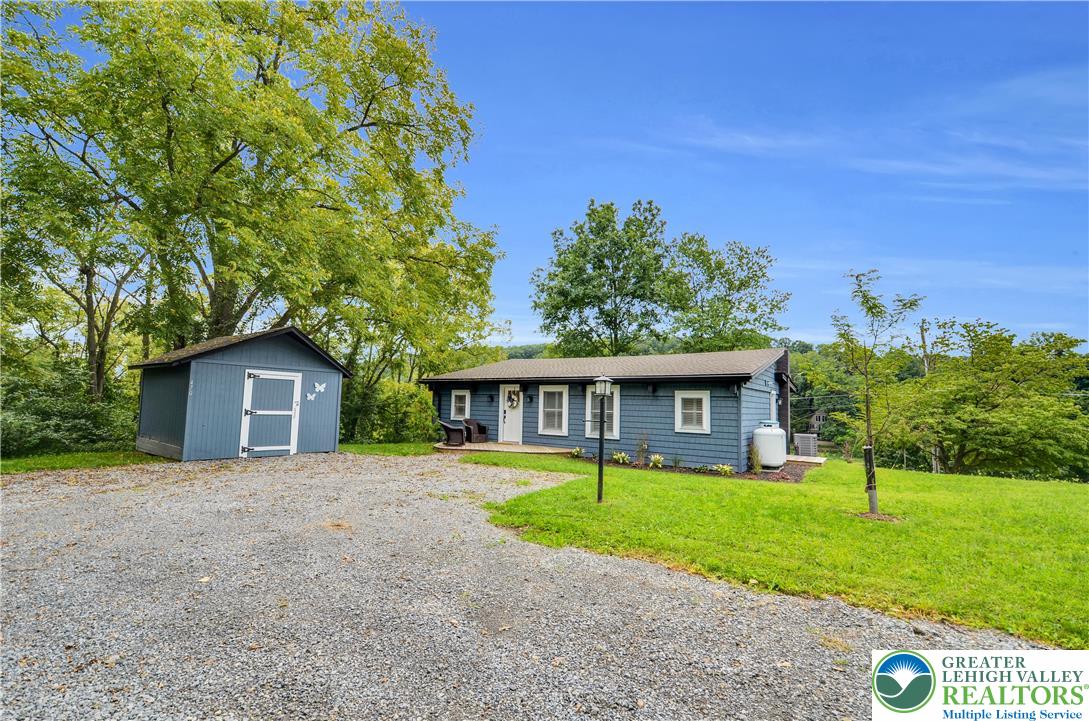 470 North Shore Drive Property Photo 2