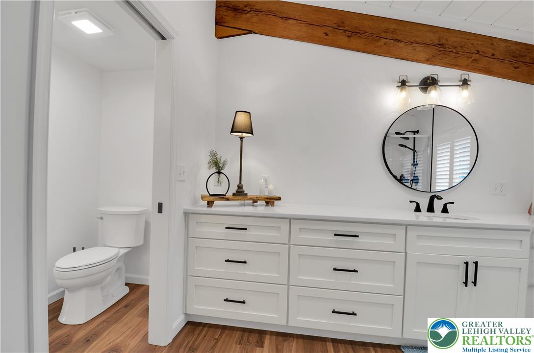 470 North Shore Drive Property Photo 15