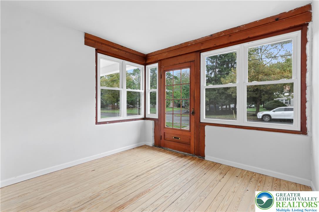 1722 South Albert Street Property Photo 5