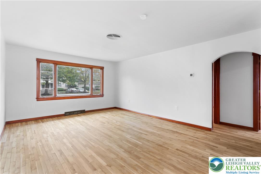 1722 South Albert Street Property Photo 6