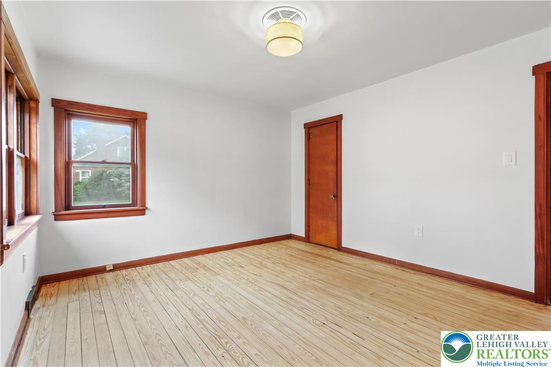 1722 South Albert Street Property Photo 14