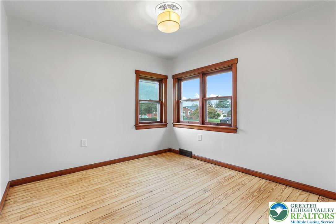 1722 South Albert Street Property Photo 15