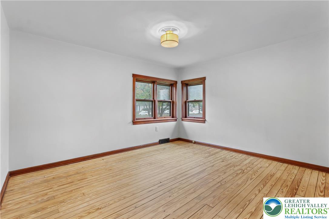 1722 South Albert Street Property Photo 16