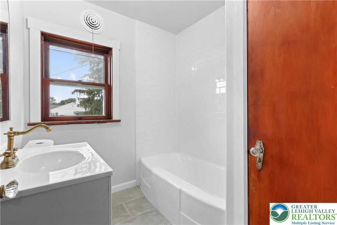 1722 South Albert Street Property Photo 19