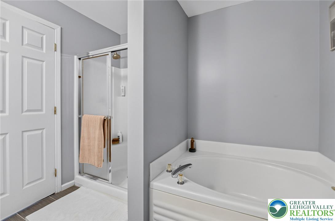 8141 Cross Creek Circle Property Photo 16