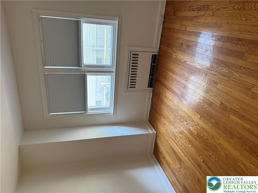2228 West Allen Street 6b Property Photo 8
