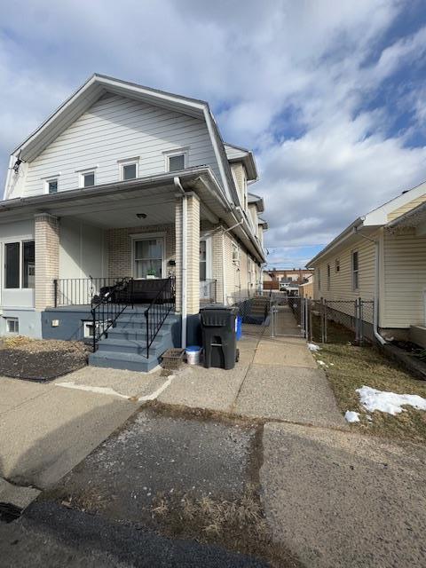 834 Fernwood Street Property Photo 2