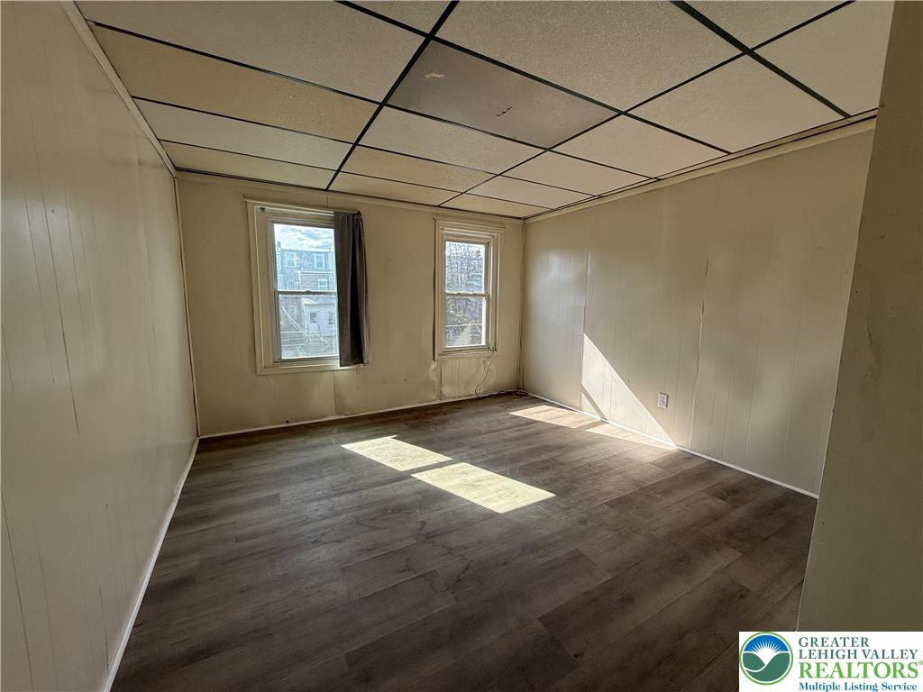 525 Elliger Street Property Photo 11