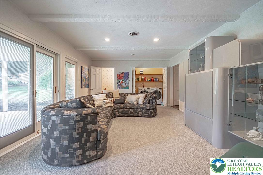 4036 Wedgewood Road Property Photo 11
