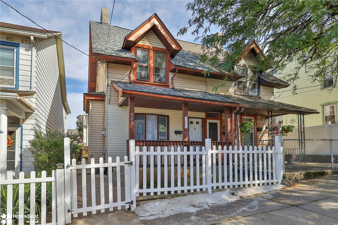 523 Alaska Street Property Photo 3