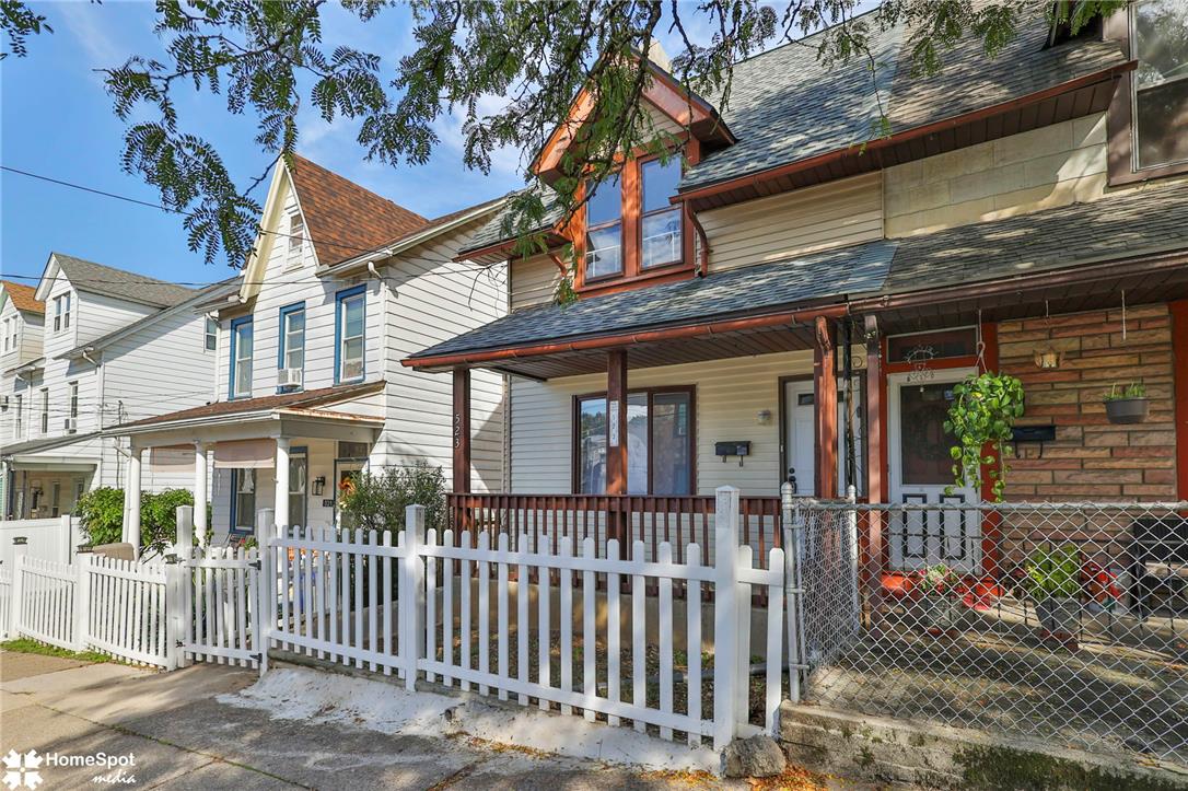 523 Alaska Street Property Photo 4