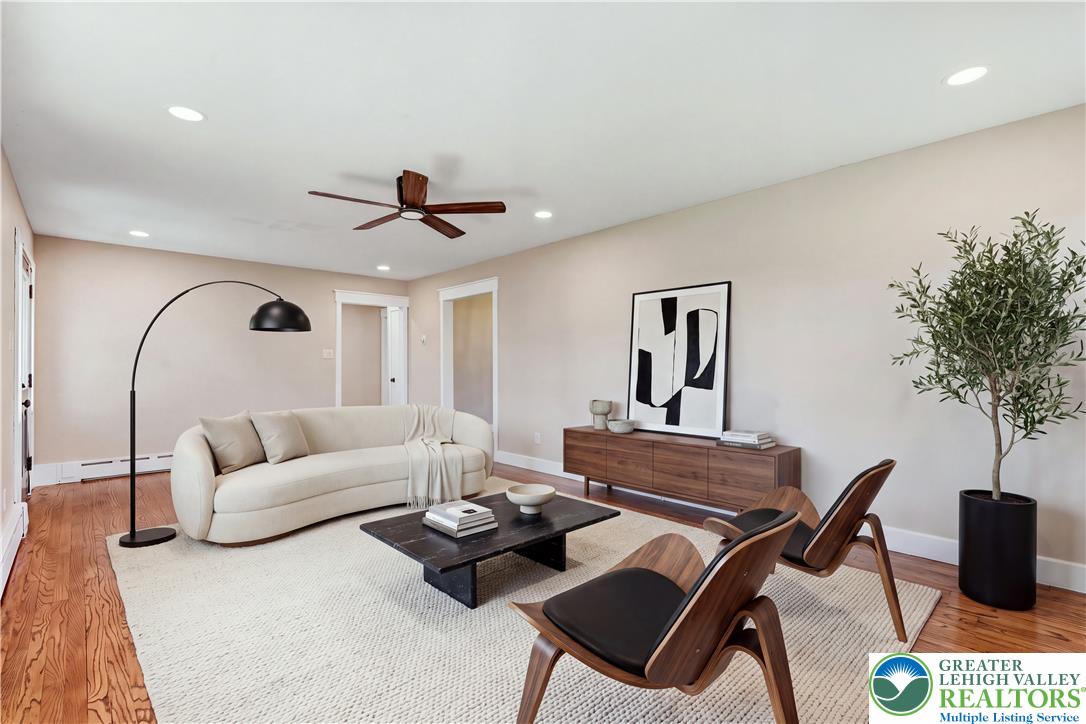 515 East 2nd Street Property Photo 7