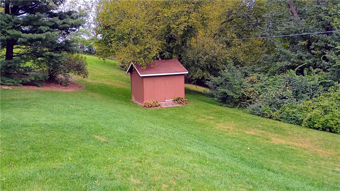 6301 Meadowview Road Property Photo 9