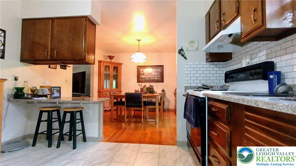 6301 Meadowview Road Property Photo 16