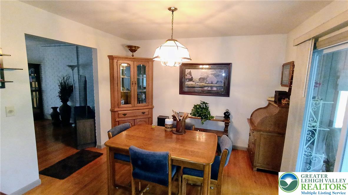 6301 Meadowview Road Property Photo 17