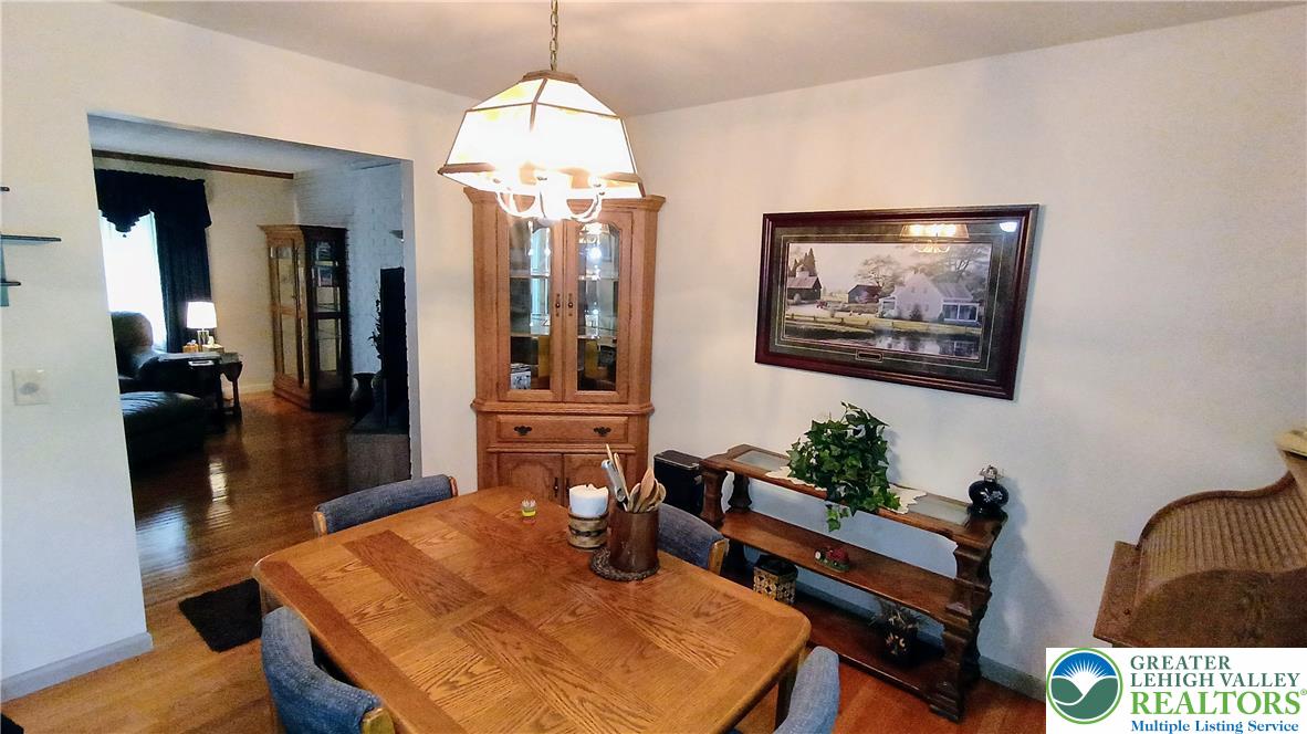 6301 Meadowview Road Property Photo 18